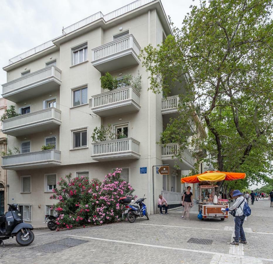 Unique Semi-Basement Stay At The Foot Of The Acropolis 아테네 외부 사진