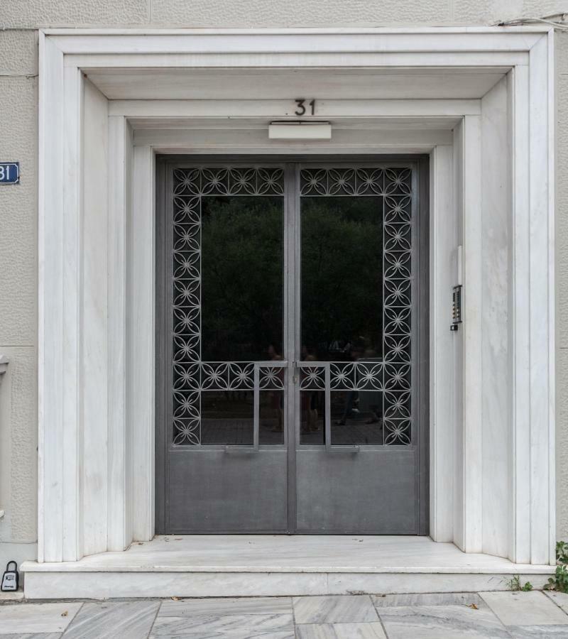 Unique Semi-Basement Stay At The Foot Of The Acropolis 아테네 외부 사진